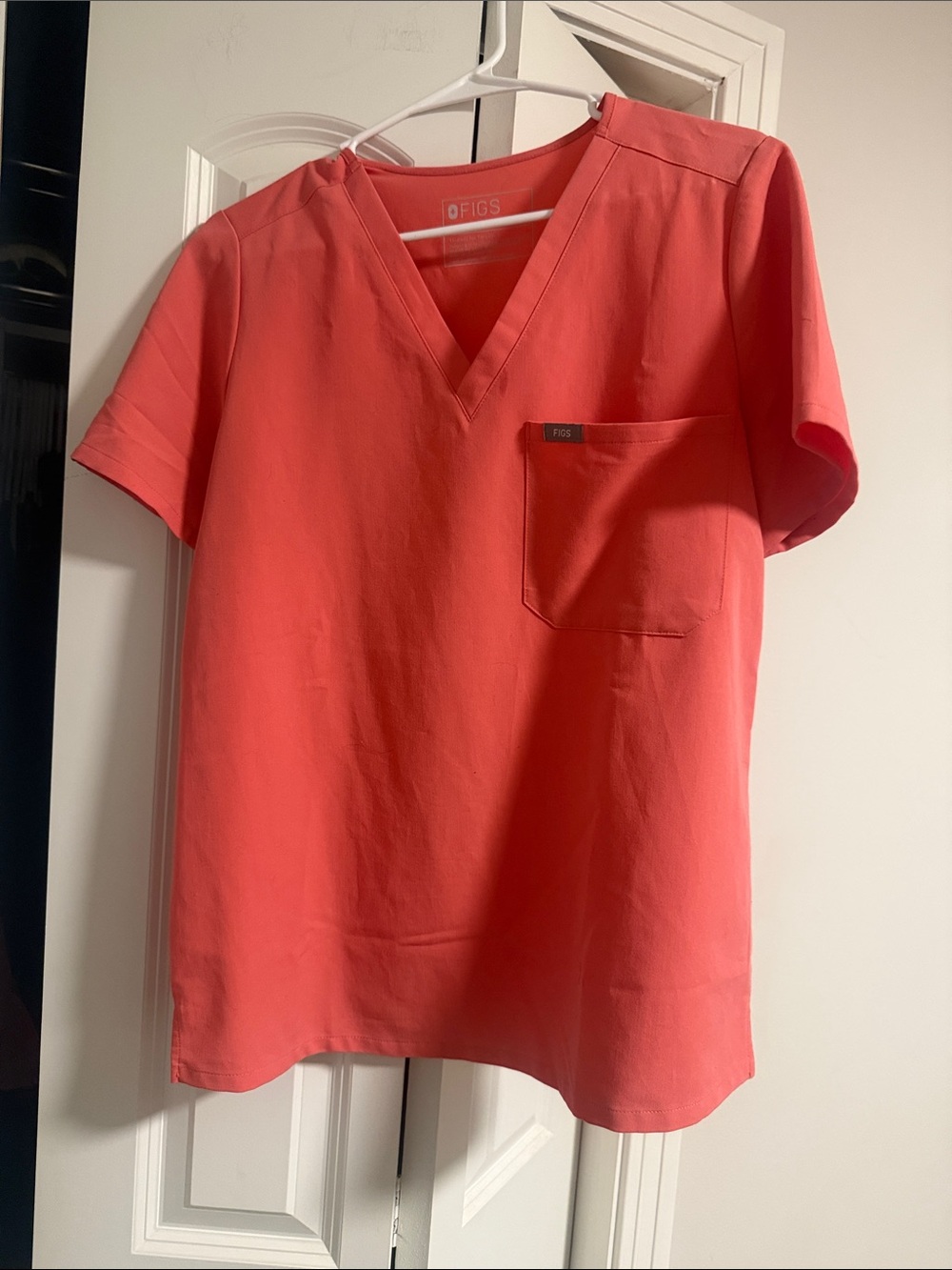 FIGS Women’s Catarina Scrub Top - Coral